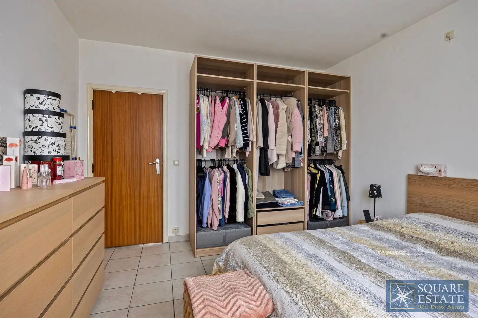 Appartementsgebouw foto 15