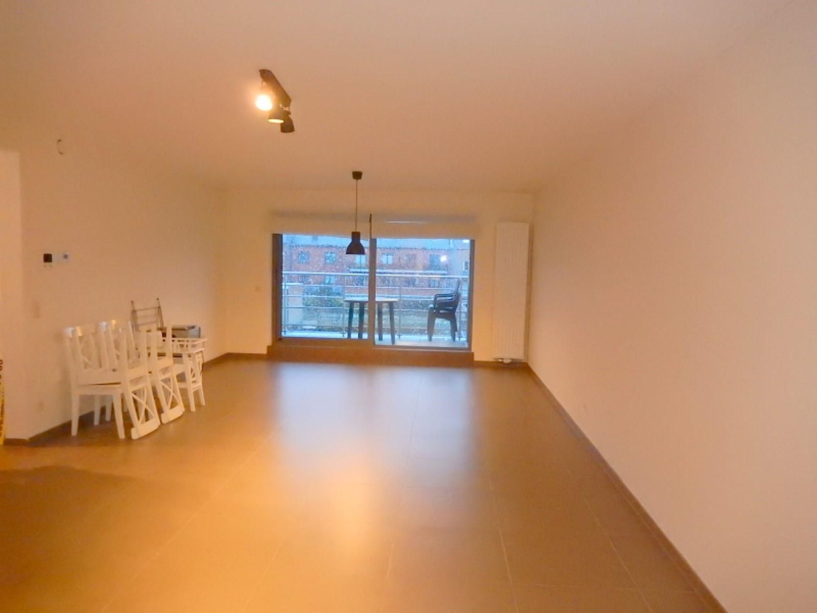 Gezellig 2-slaapkamer app. in het hartje van Erembodegem foto 4