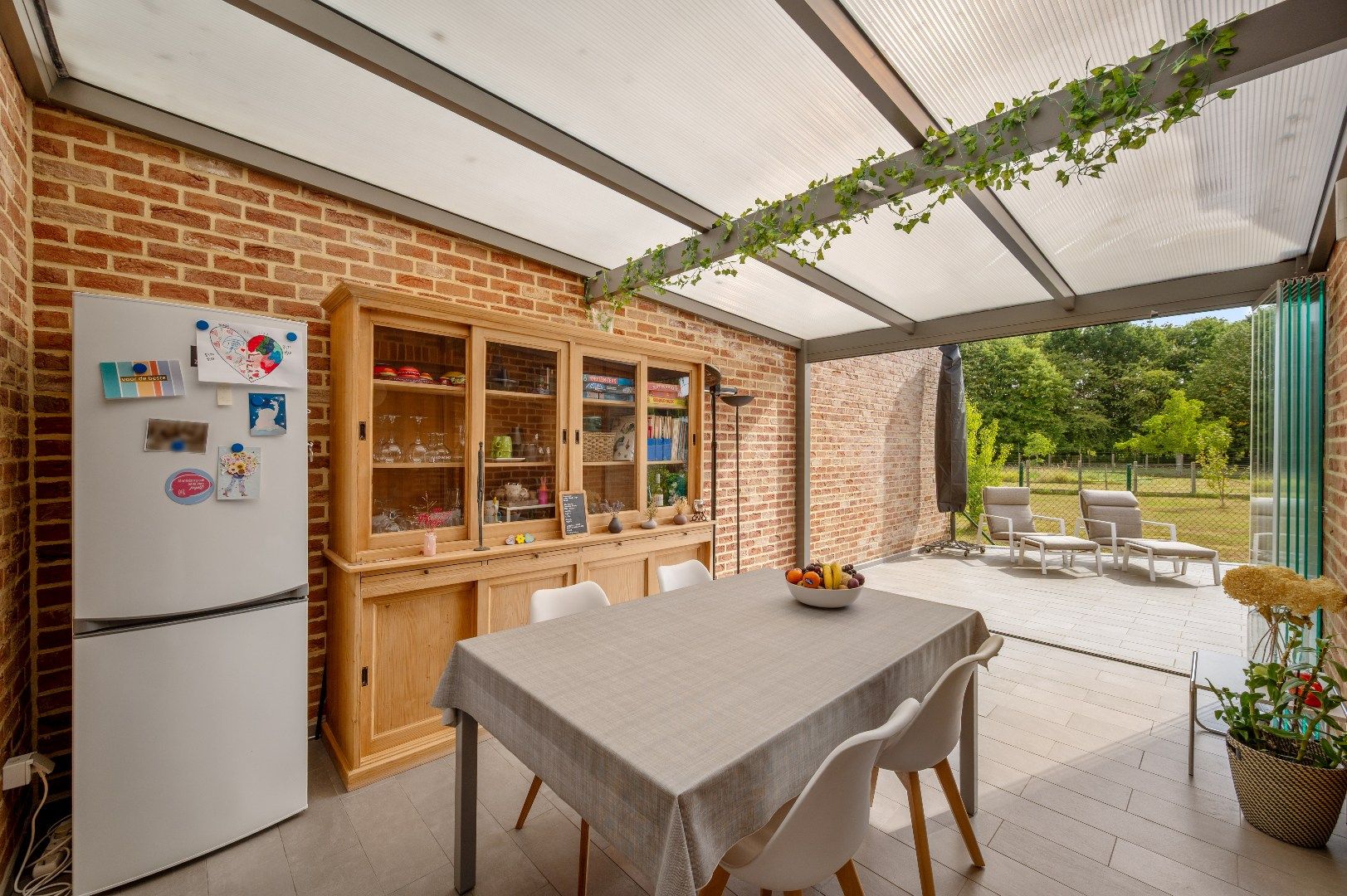 Gelijkvloers appartement met terras en tuin! foto 17