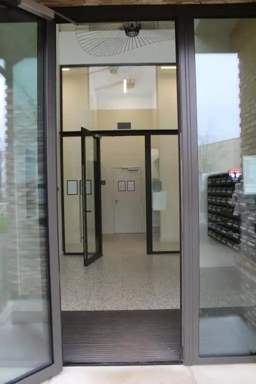 Instapklare studio met prachtig uitzicht in hartje Hasselt foto 16