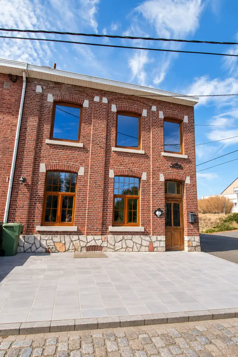 Prachtig gerenoveerde woning voor gemengd gebruik. foto 2