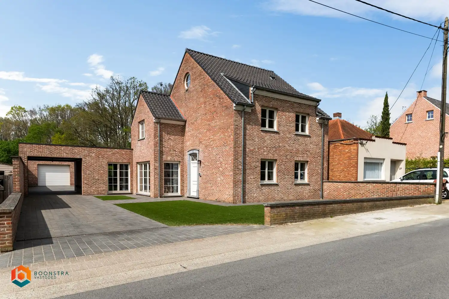 Energiezuinige woning met 5 slpkrs en garage op een perceel van 910 m² te Beerzel foto {{pictureIndex}}