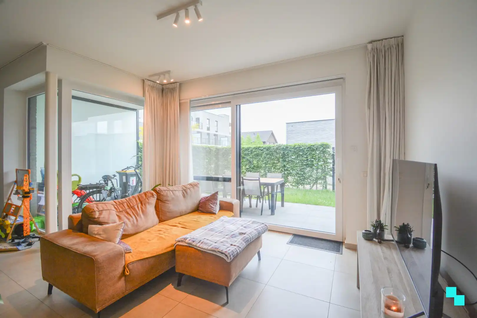 Energiezuinig gelijkvloers appartement met 2 slaapkamers en tuin -St-Eloois-Winkel foto 9