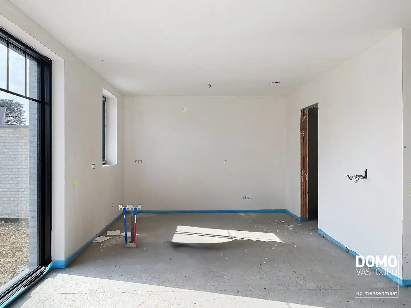 ENERGIEZUINIGE HALFOPENBEBOUWING MET 3 SLAAPKAMERS TE KERMT foto 4