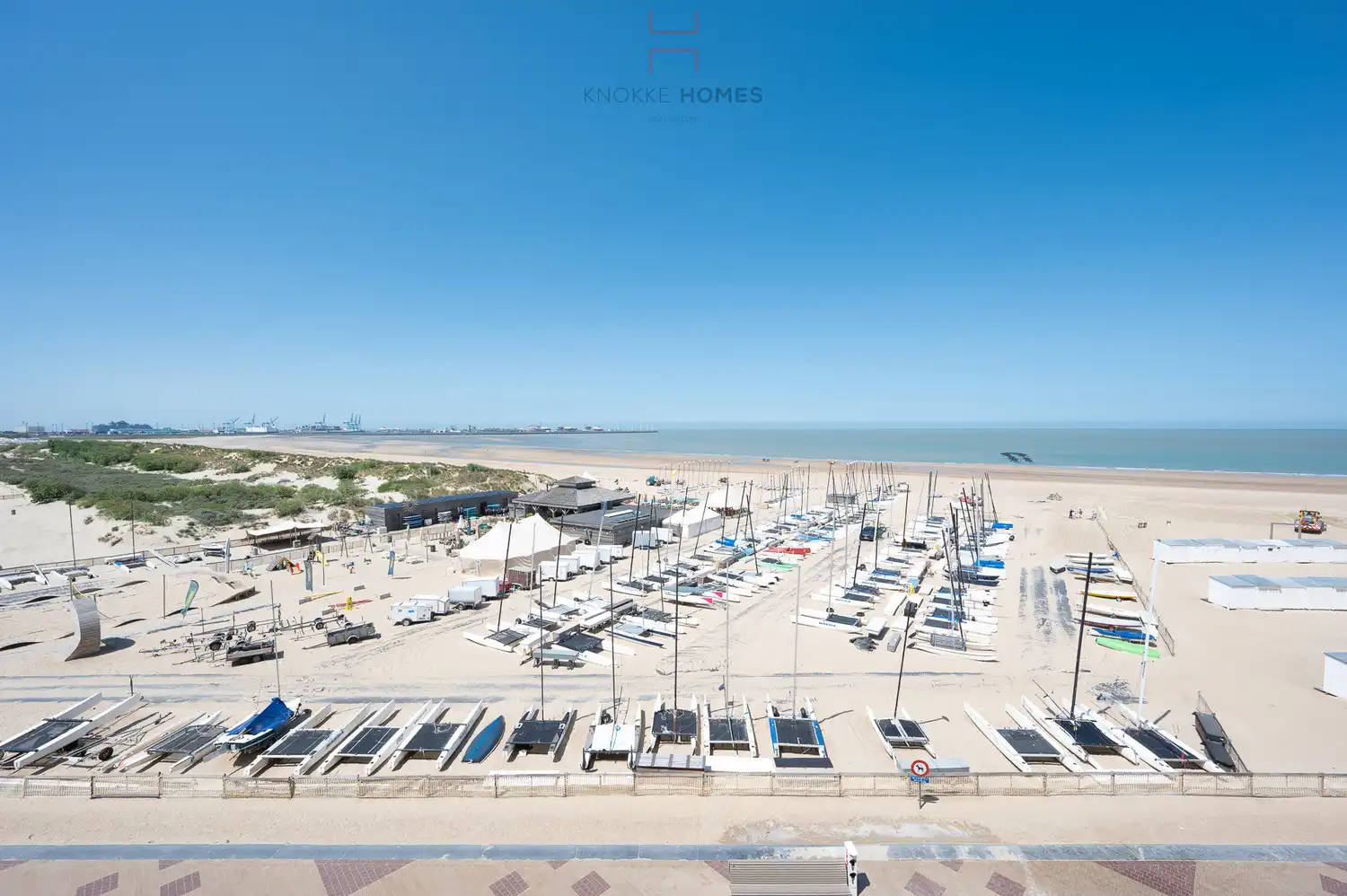 Prachtig gerenoveerd appartement met frontaal zeezicht in Duinbergen foto 15