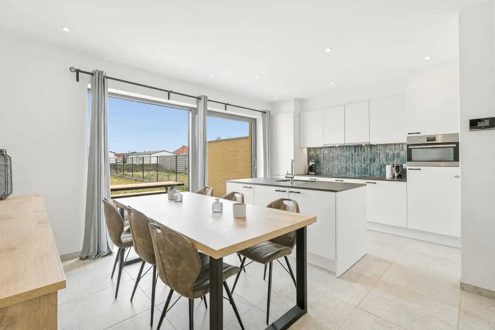 Volledig instapklare woning met 3 slaapkamers en 2 badkamers foto 3