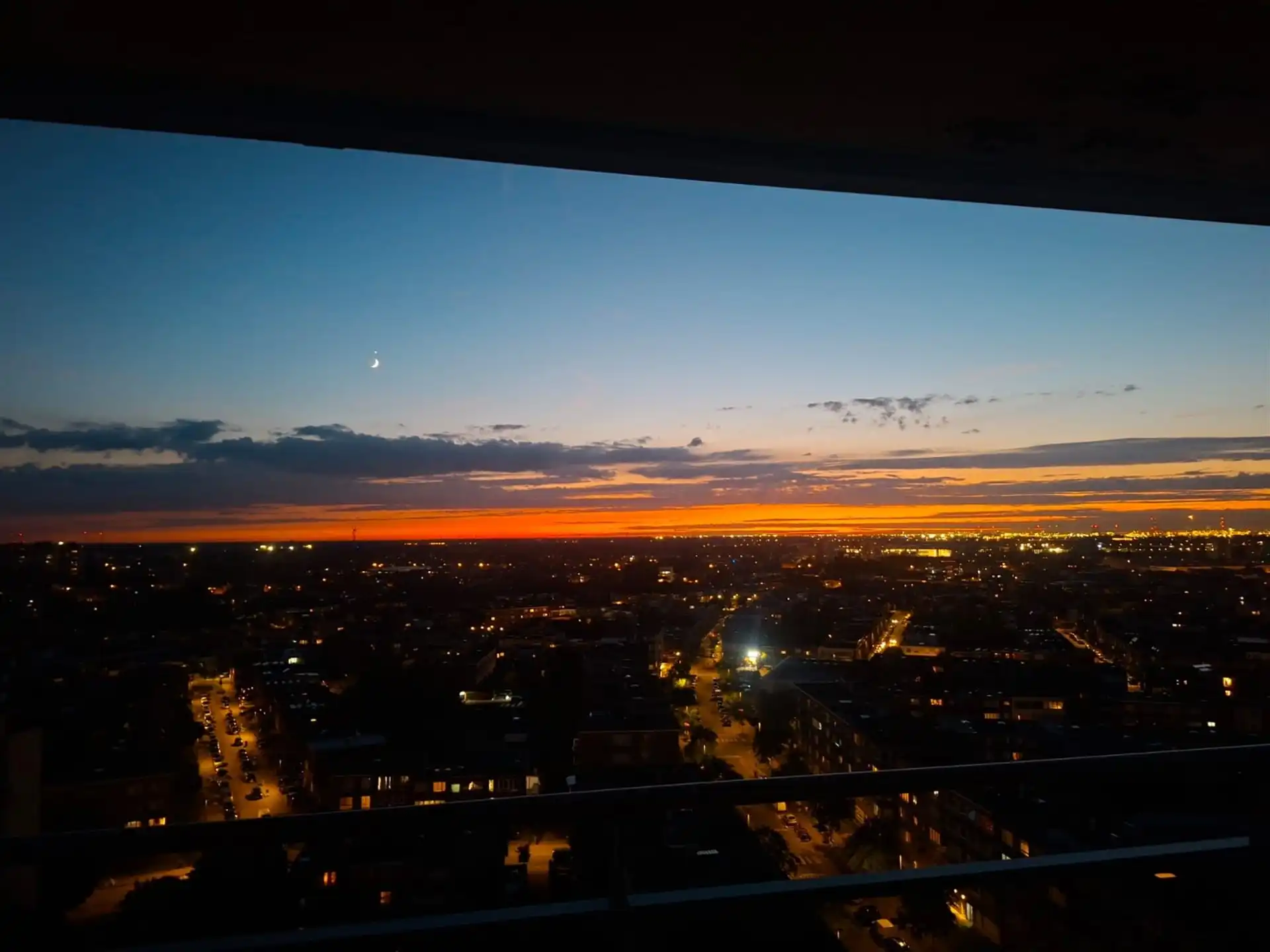 Ruim en lichtrijk 2 slaapkamer appartement met prachtig uitzicht in Wilrijk. foto 7