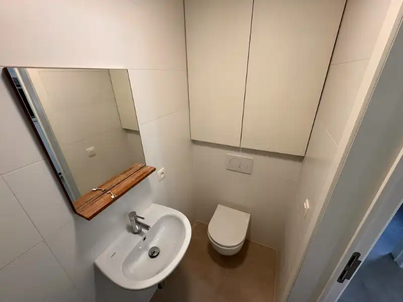 --- NIEUW ---&nbsp;Gerenoveerd 2-slaapkamerappartement nabij UZ! foto 6