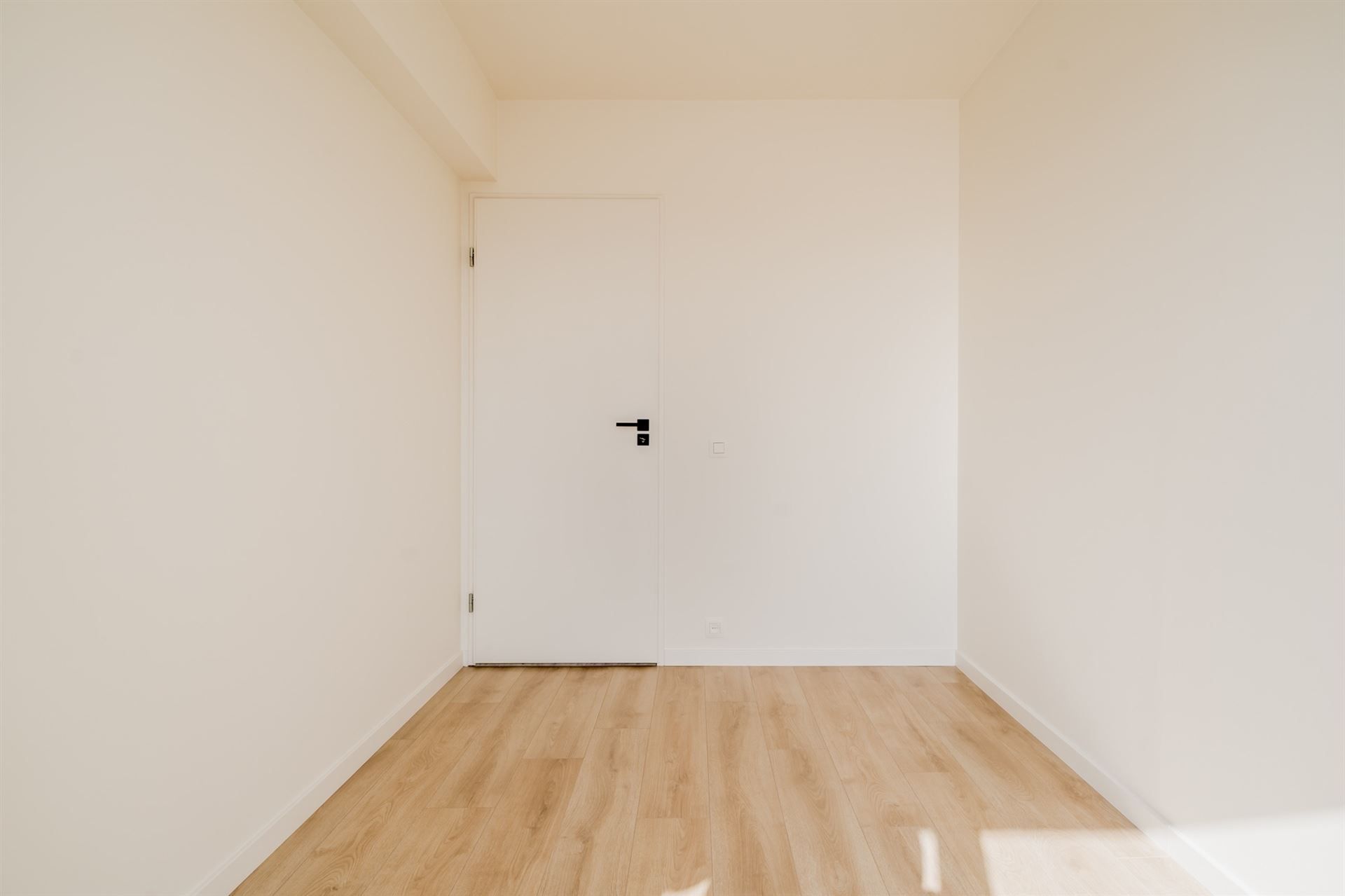 Gerenoveerd app met 3 slpks en garage (+ € 18.000) foto 11
