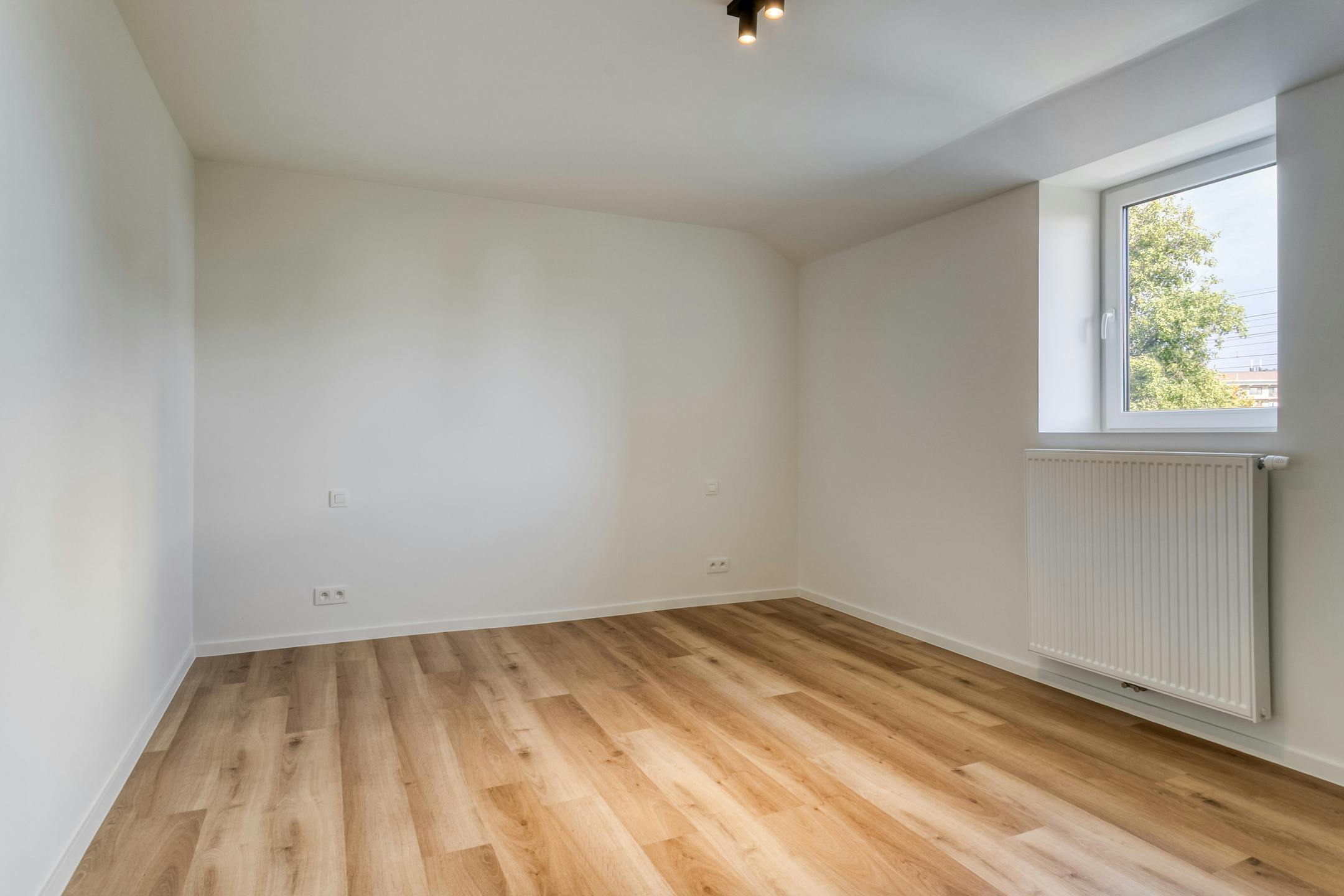 Prachtig vernieuwde ruime woning met EPC B te koop in centrum Kortrijk foto 13