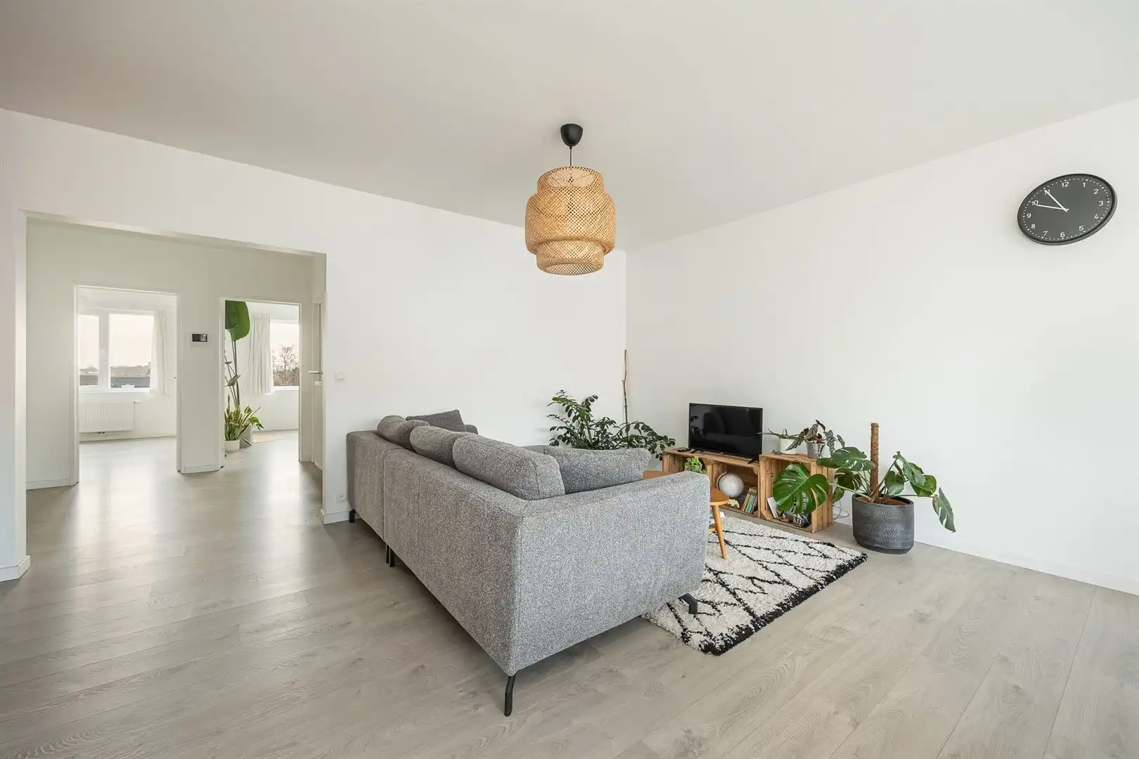 Lichtrijk twee slaapkamer appartement met autostaanplaats foto 5