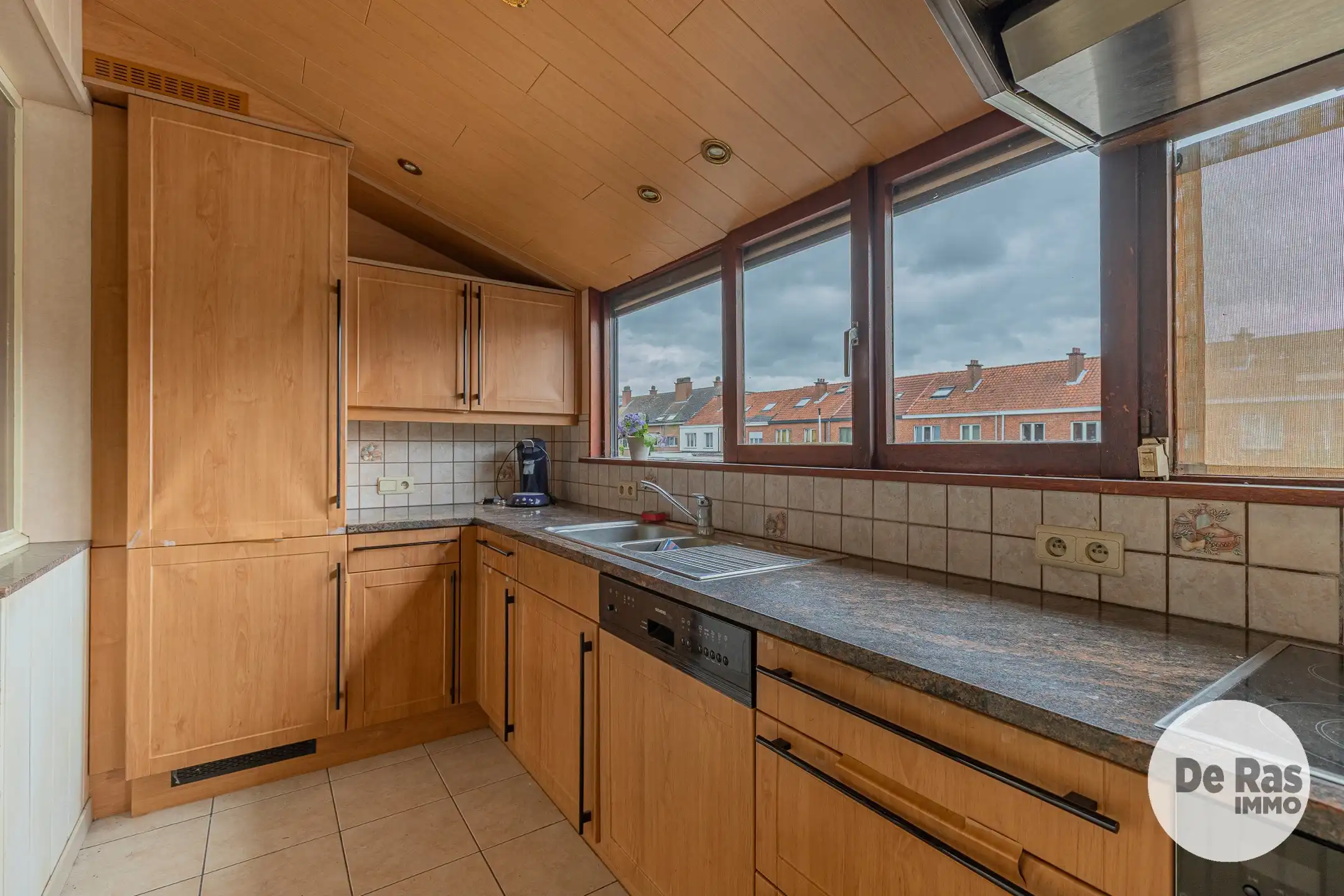 AALST – WONING MET VEEL STOCKAGERUIMTE OP TOPLOCATIE foto 3