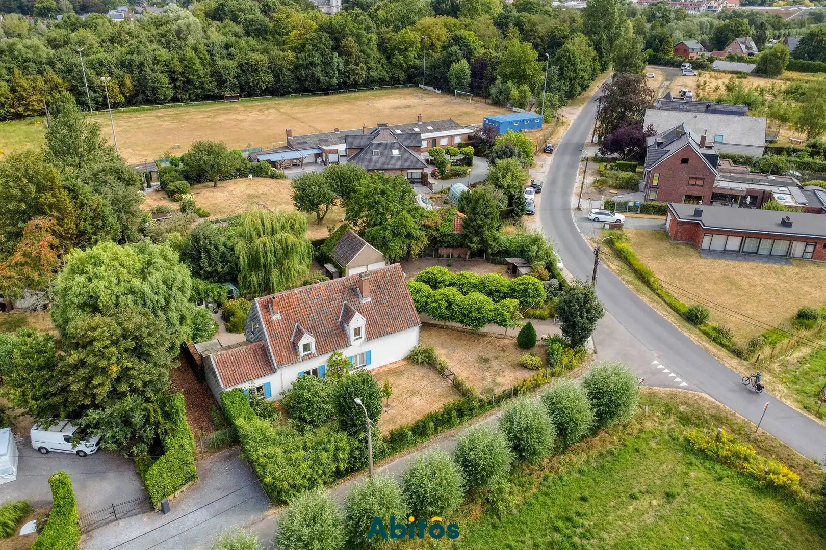 Unieke villa met bijwoning in een rustige omgeving foto 6