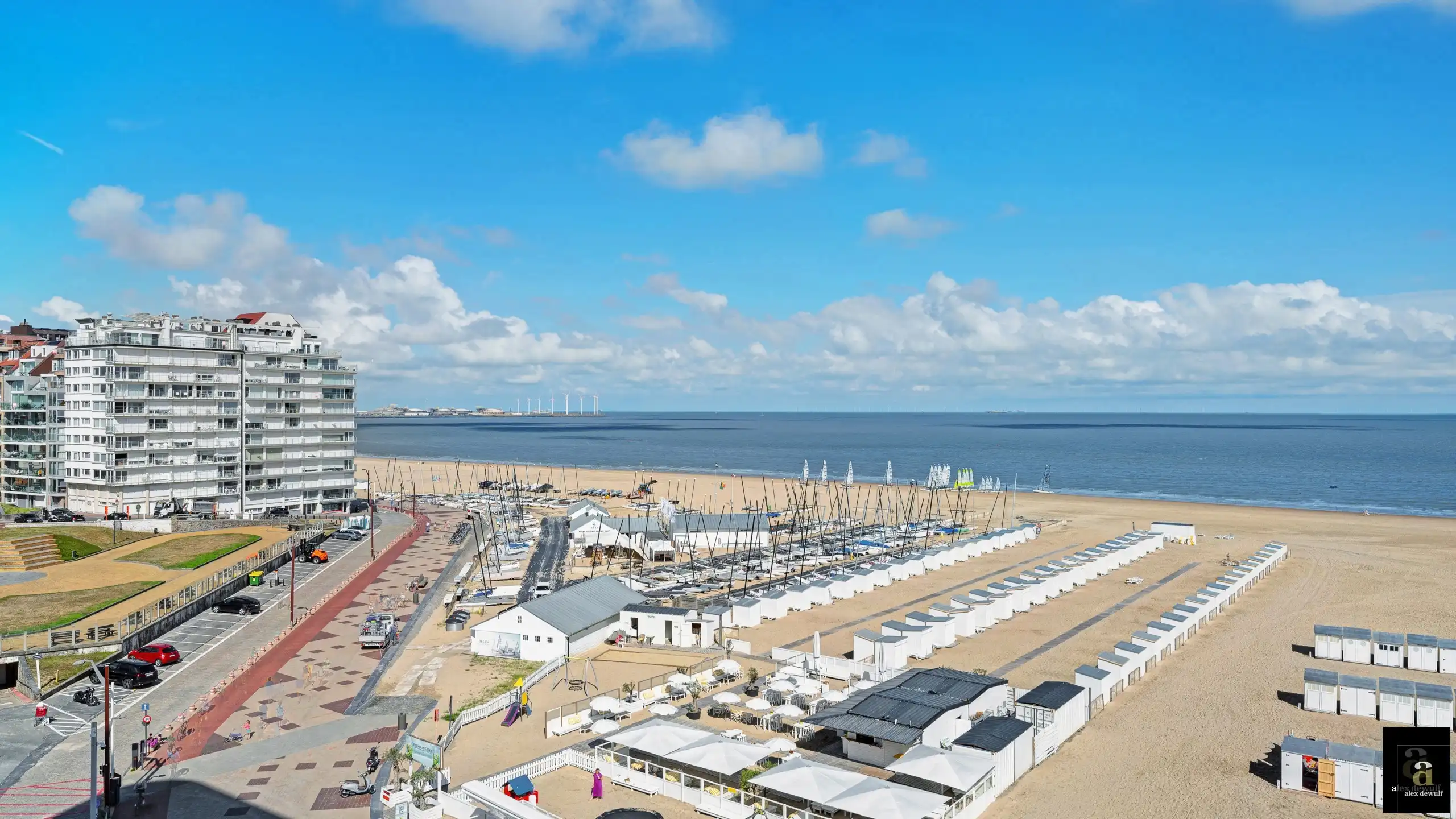 High-end appartement in iconisch gebouw aan RBSC Duinbergen. foto 4