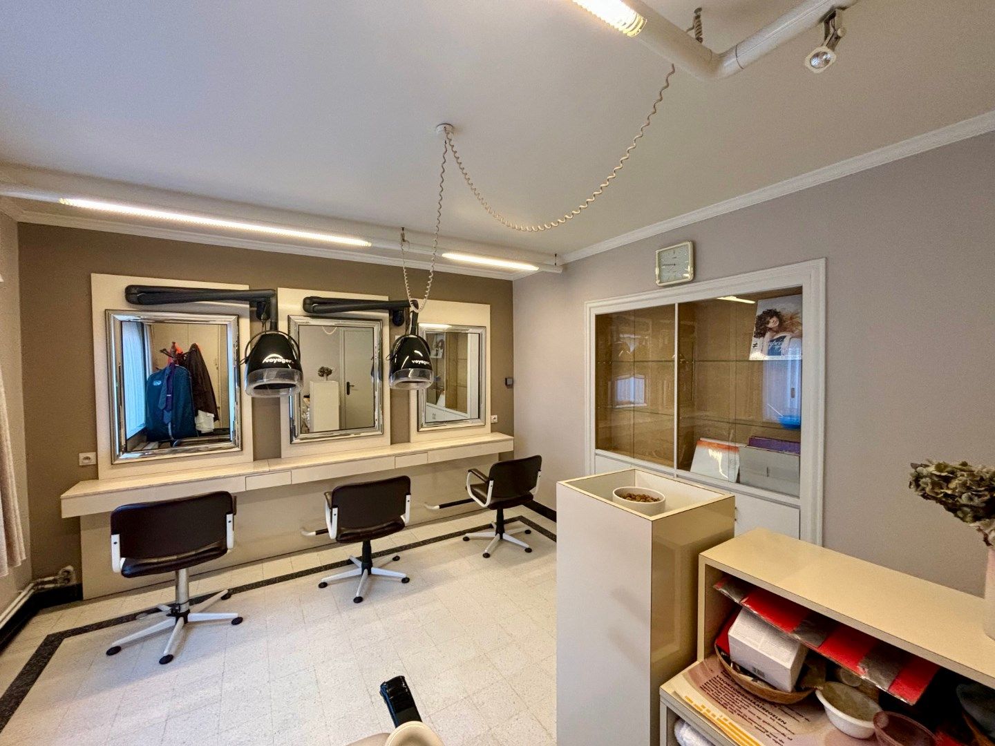 GOED ONDERHOUDEN WONING MET 5SLPKS, GROTE TUIN EN GARAGE foto 6