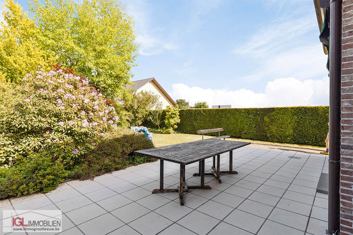 Charmante driegevelwoning met zonnige tuin & garage in het centrum van Lennik foto 20