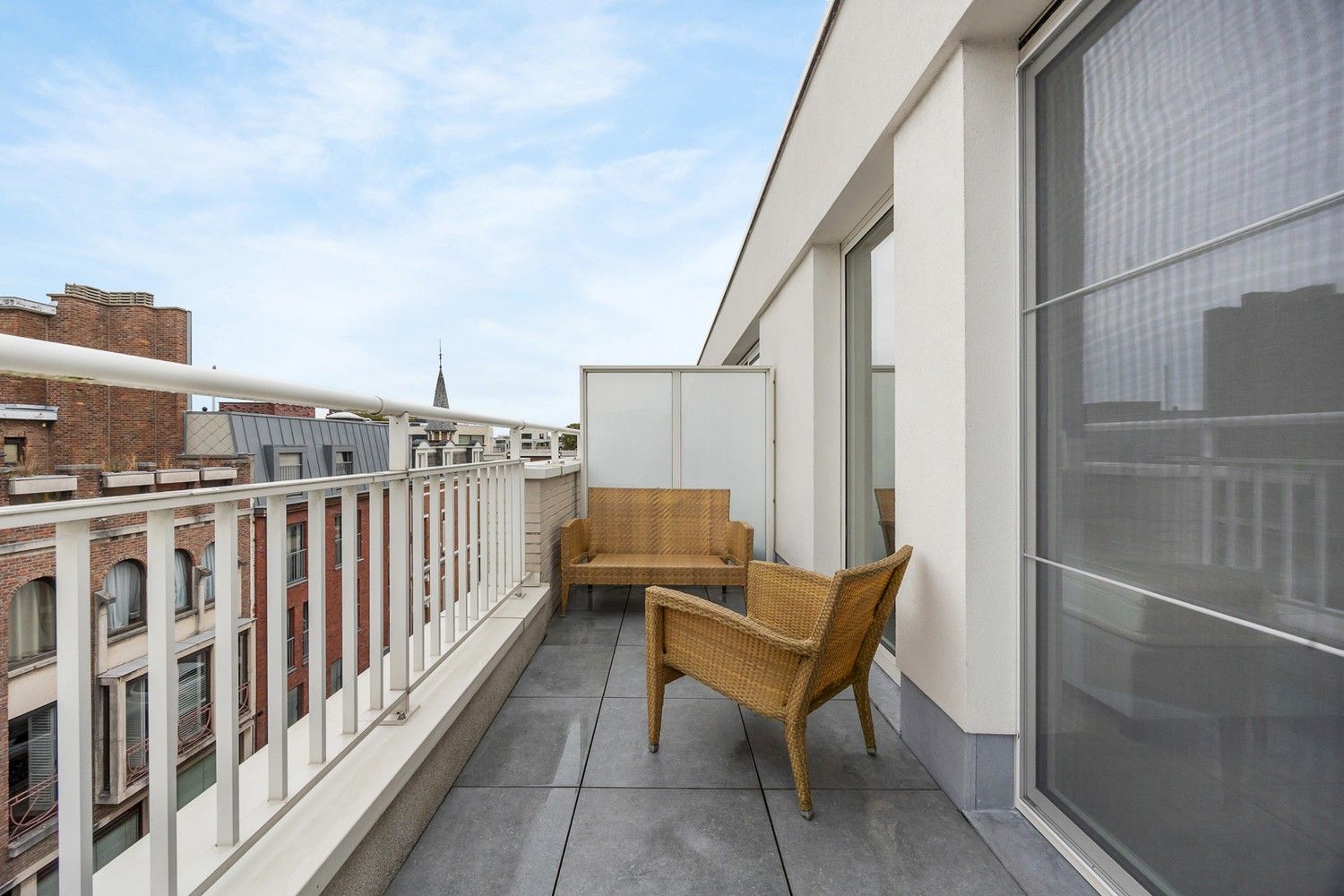 Modern 2-slaapkamerappartement van ±95m² met dubbele terrassen in hartje Berchem foto 7