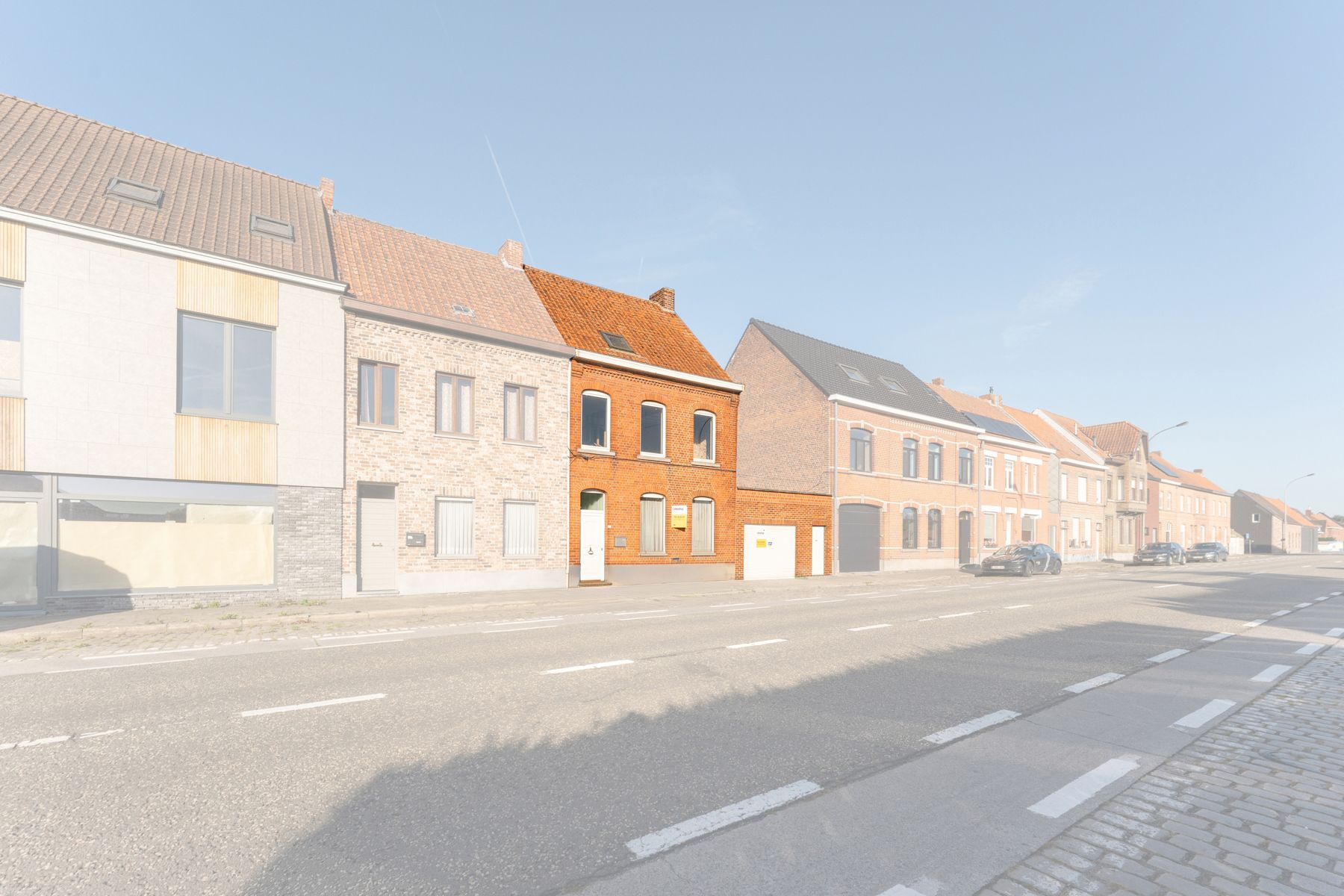 Ruime te renoveren woning met opslagplaats van 65 m² foto 2