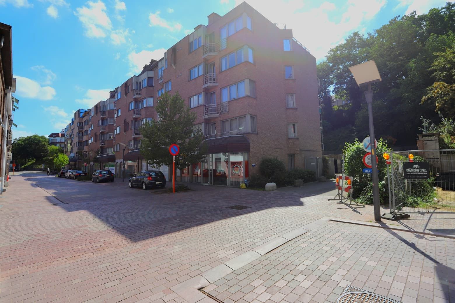 Te koop – 3 garageboxen in Genk centrum foto 3