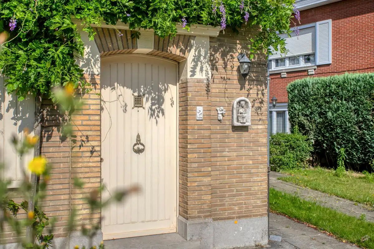 Halfopen bebouwing met 3 slaapkamers te koop in Kortrijk! foto 2