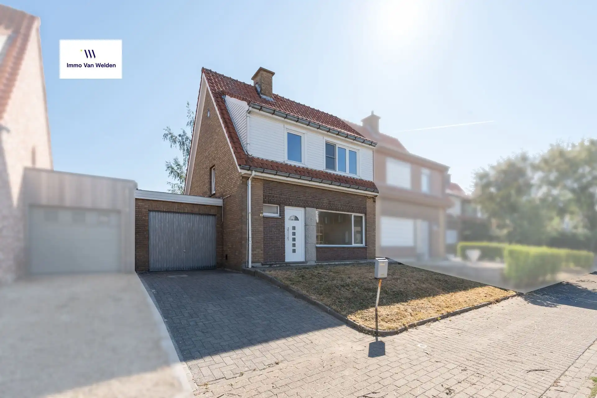 Te renoveren halfopen woning met garage en tuin in landelijke omgeving te Wortegem-Petegem. foto 5