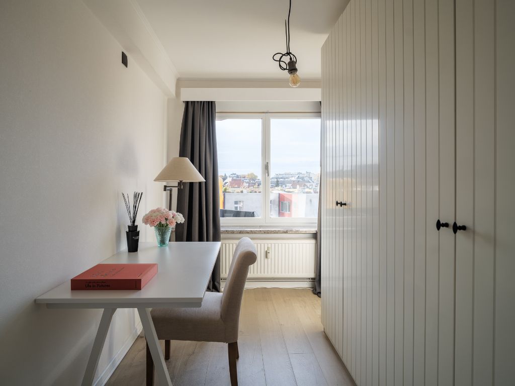 Gent centrum: Ruim appartement (3 slpkmrs) met buitenruimte, weids zicht en parkeergelegenheid nabij het het Zuidpark - Opportuniteit! foto 16