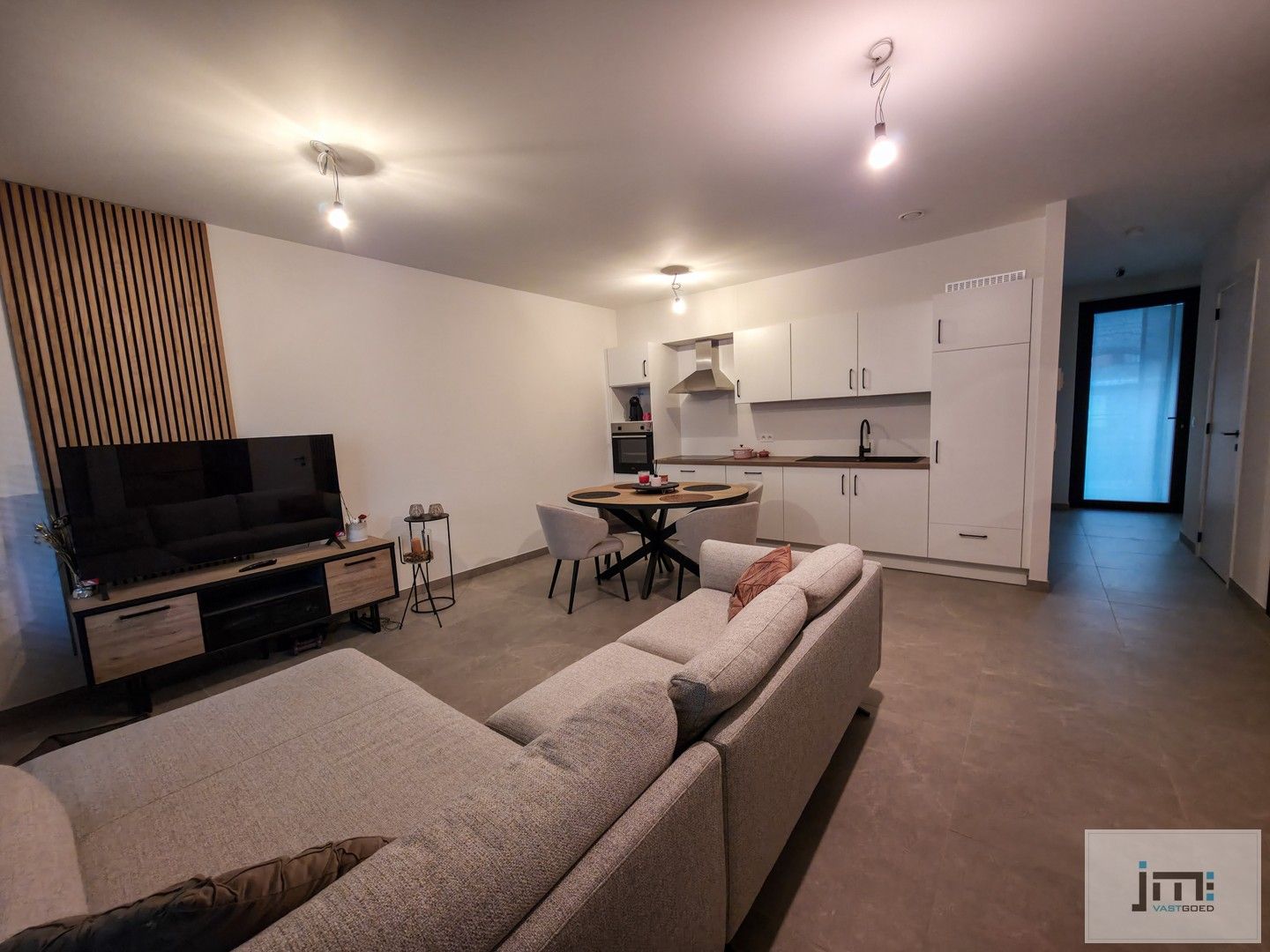 Uniek appartement met kelderberging en autostaanplaats foto 10