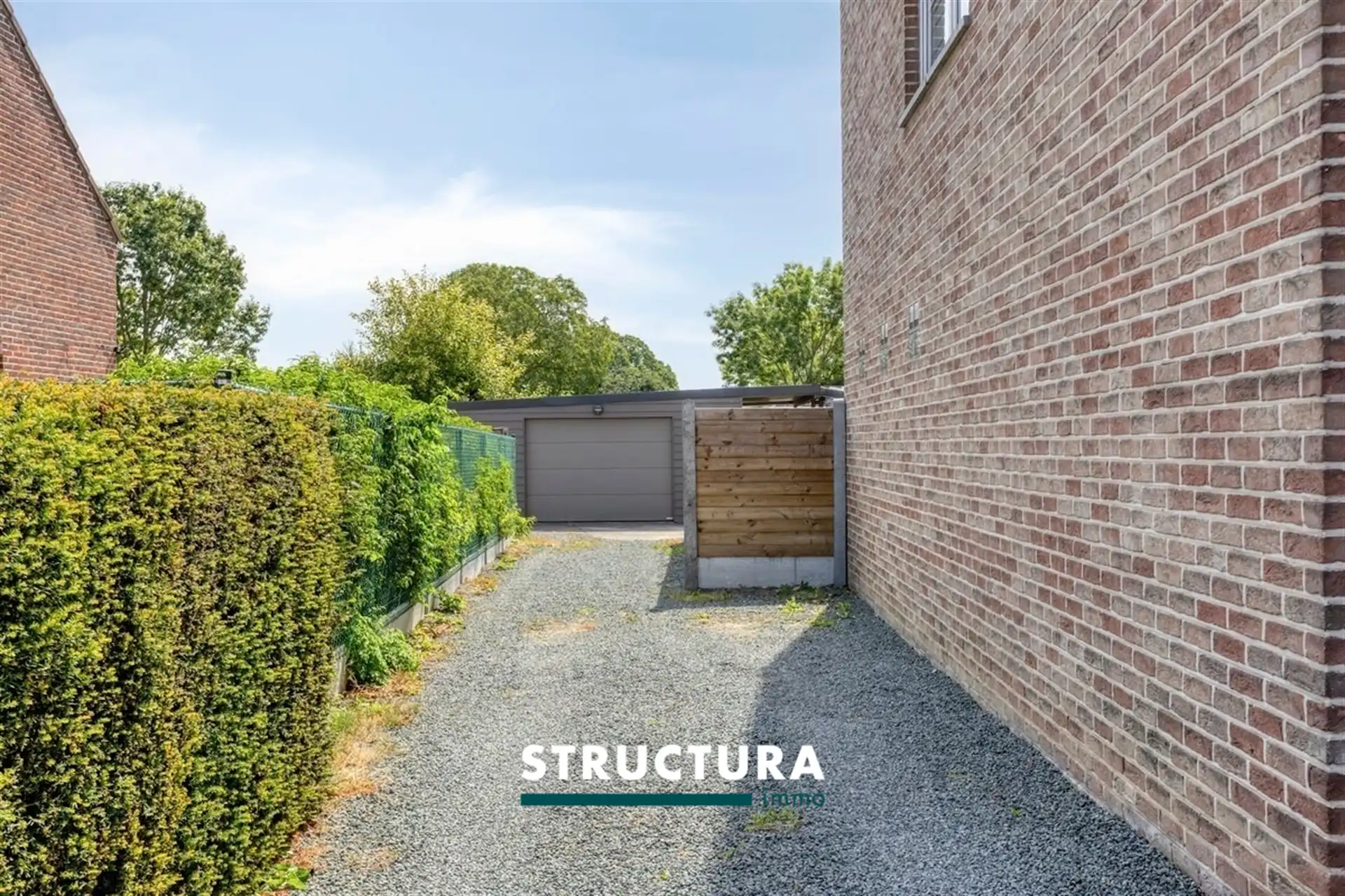 Instapklare gezinswoning met prachtige tuin op 10a34ca in het hart van Peizegem foto 30