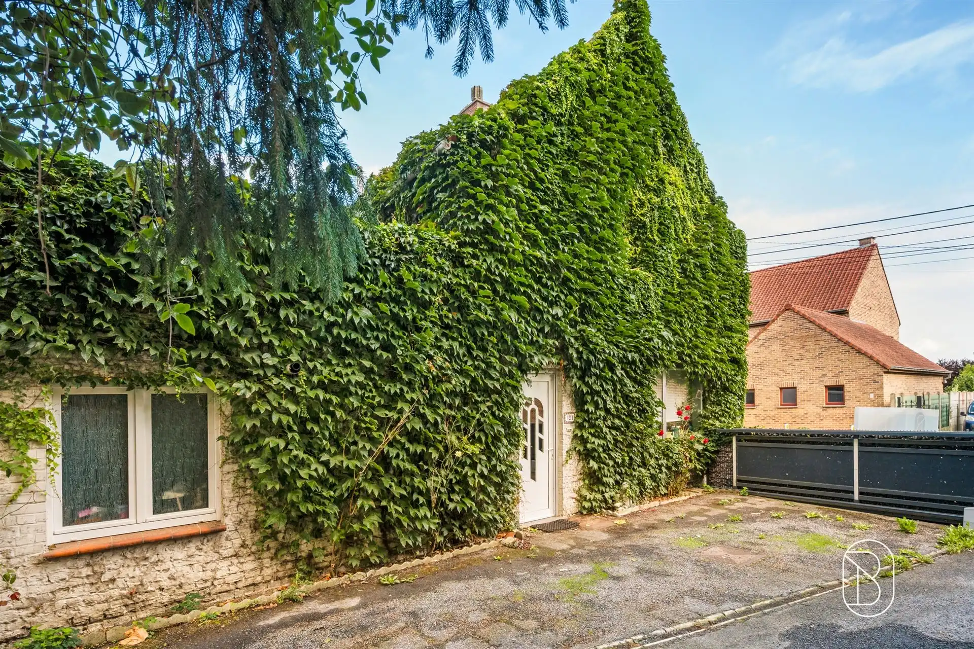 Charmante woning, met 2 slaapkamers in Froyennes foto 3