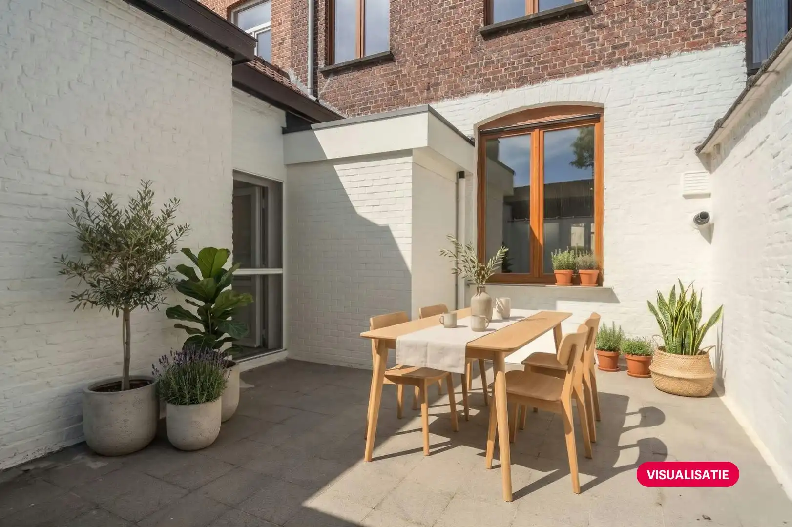 Totaal gerenoveerd huis te koop in hartje Ieper foto 3
