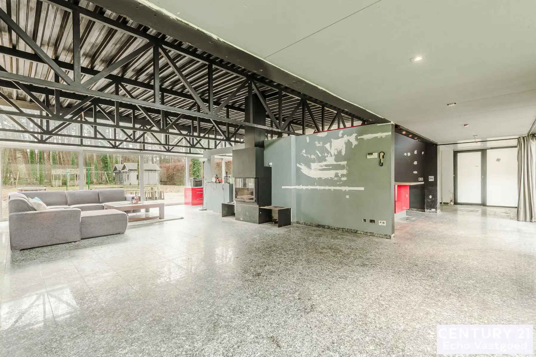 Unieke te renoveren villa in villawijk “De Lint” foto 15