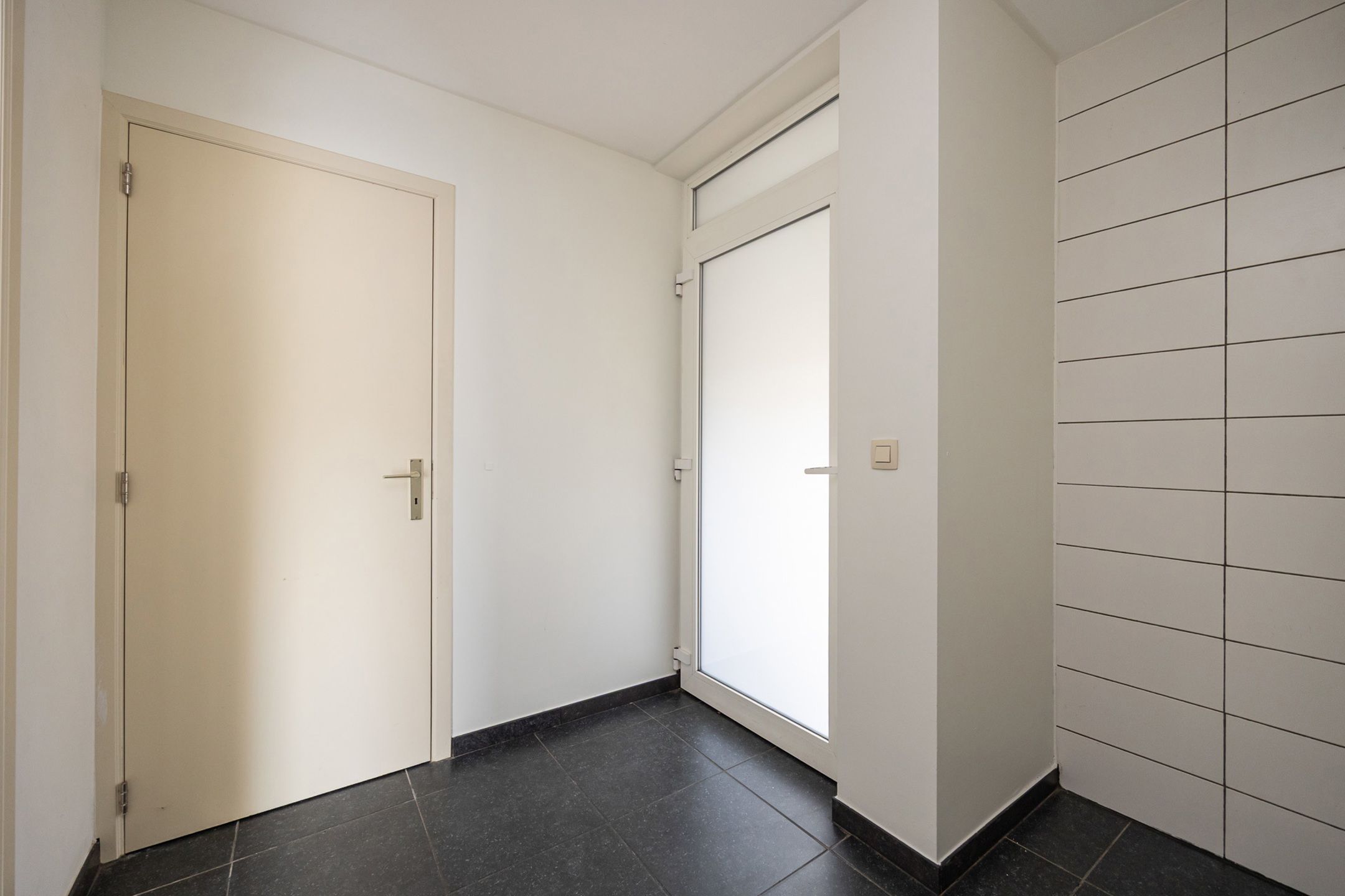 Instapklaar gelijkvloers appartement te St-Antonius foto 2