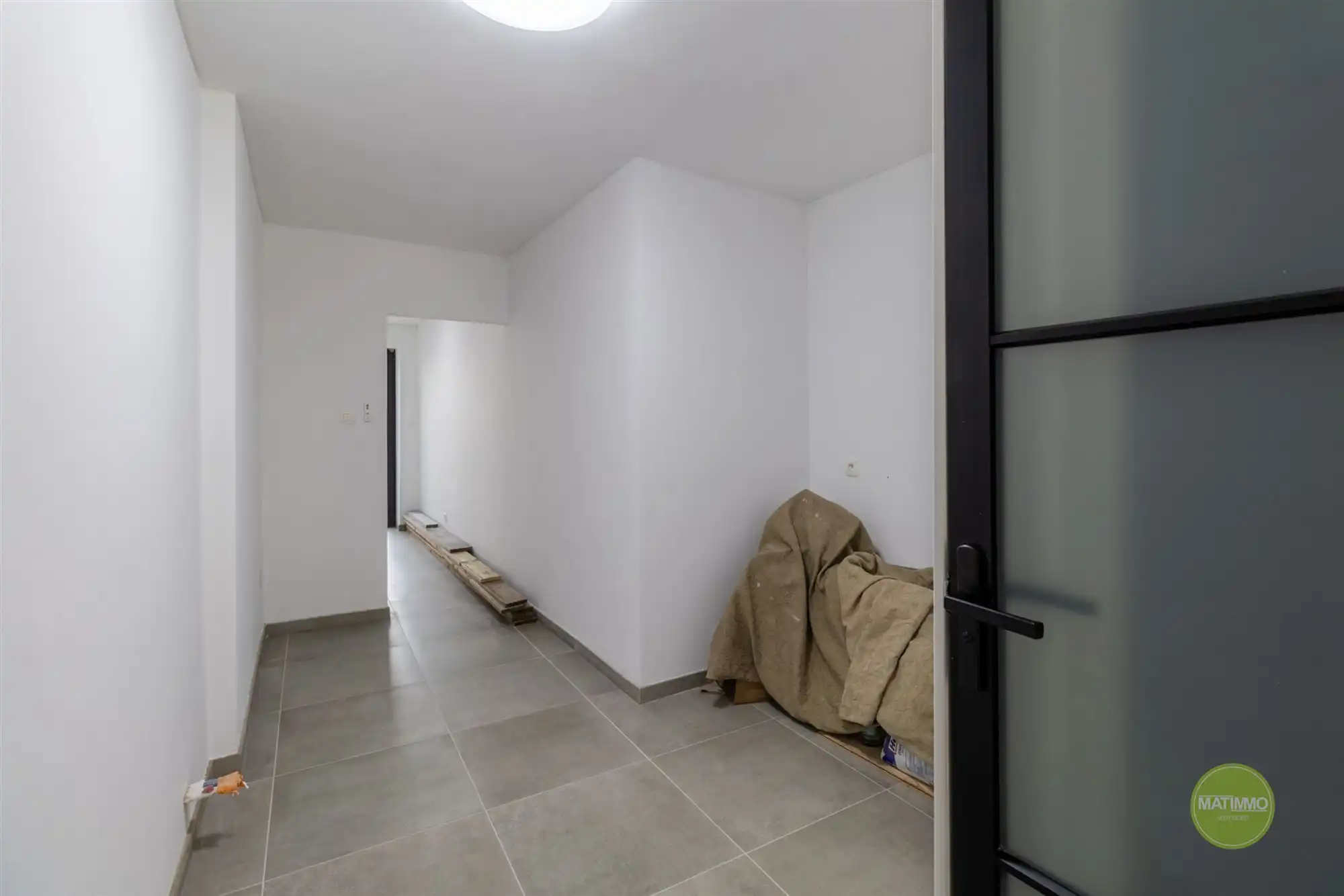 Gerenoveerd duplex appartement met handelszaak in Meerhout foto 17