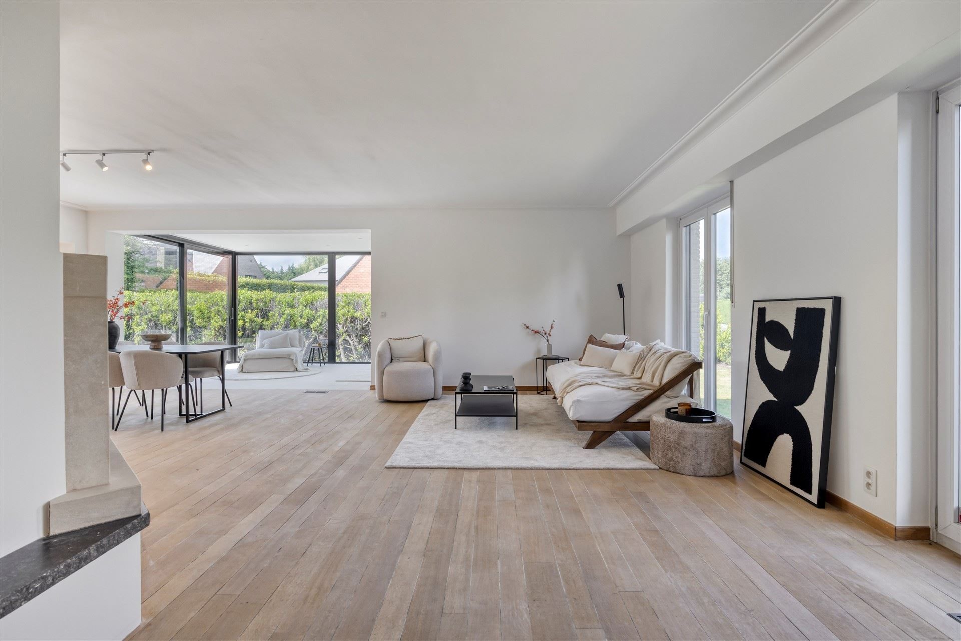 Top-notch gerenoveerde villa met 4 slaapkamers en 3 badkamers op 705m² met zuidtuin foto 6
