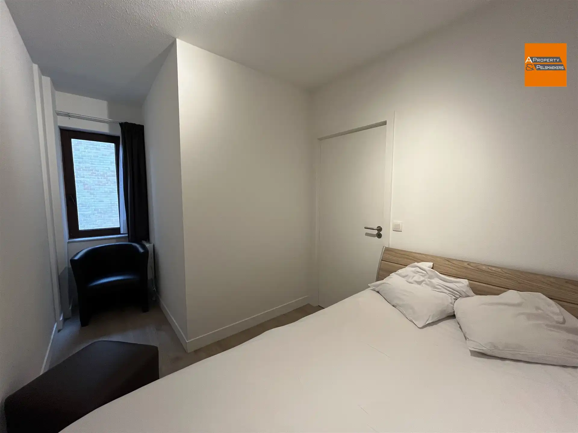 Flat 1 slaapkamer met ondergrondse staanplaats foto 6