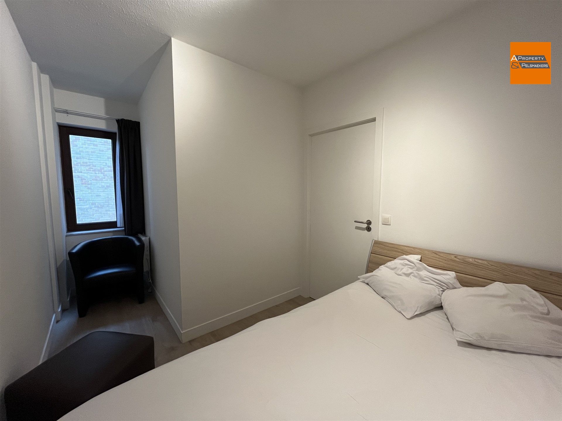 Flat 1 slaapkamer met ondergrondse staanplaats foto 6