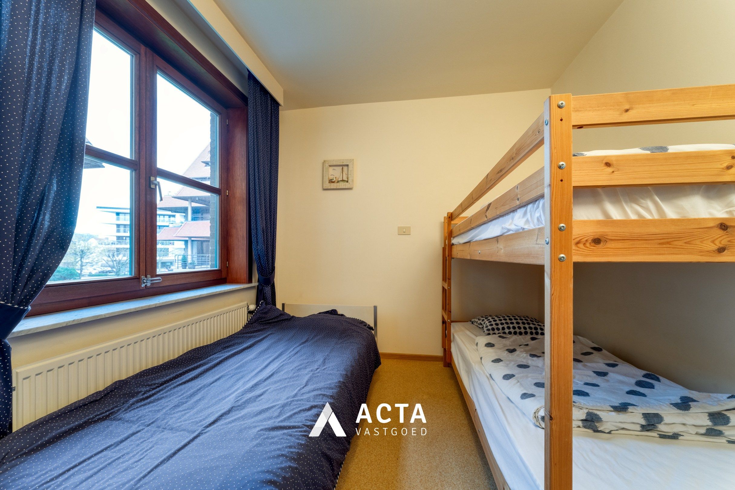 Ruim hoekappartement met twee slaapkamers in Mariakerke foto 16