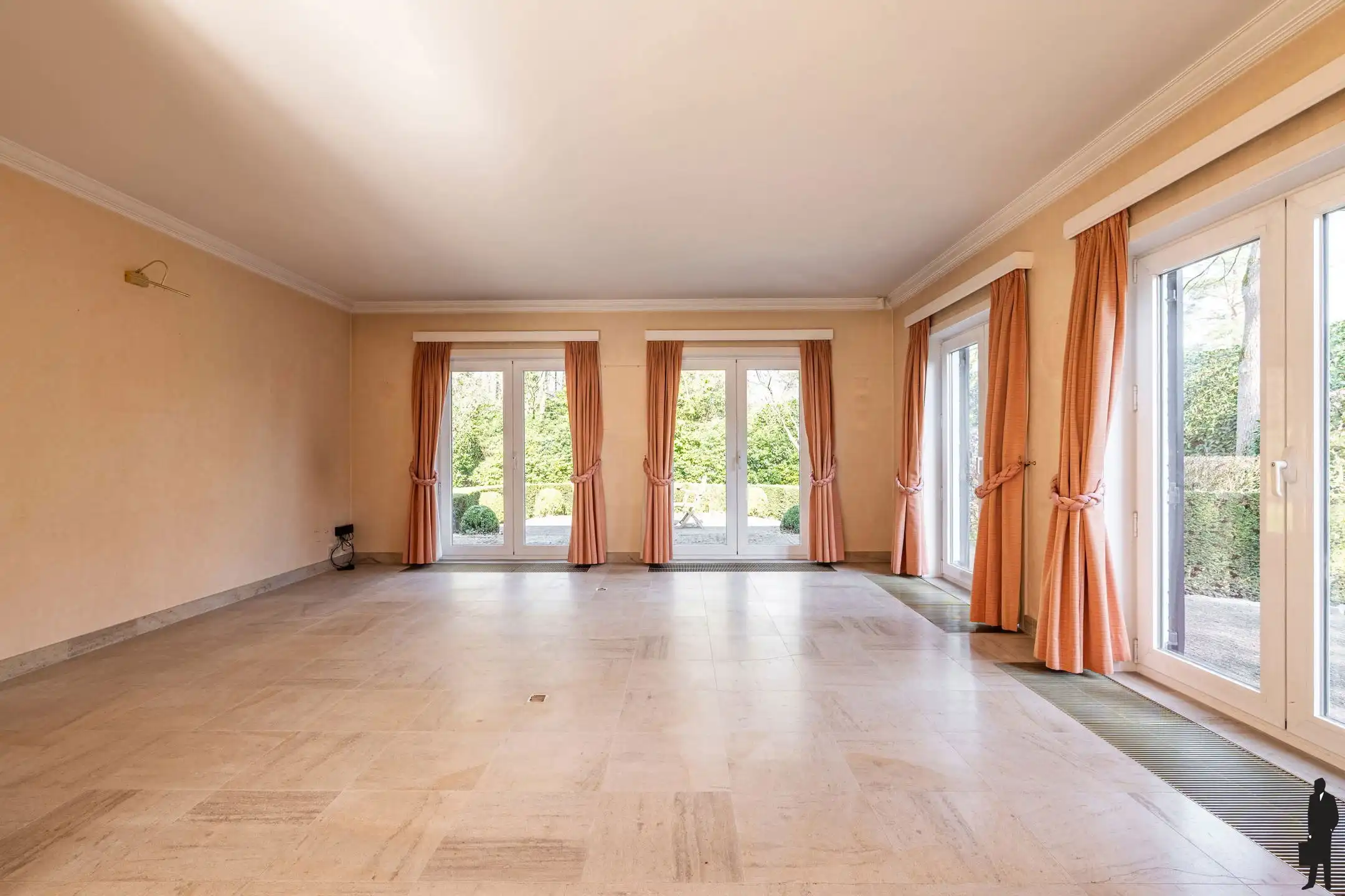 Gelijkvloerse woning met renovatiepotentieel op ca. 1.720 m² foto 6