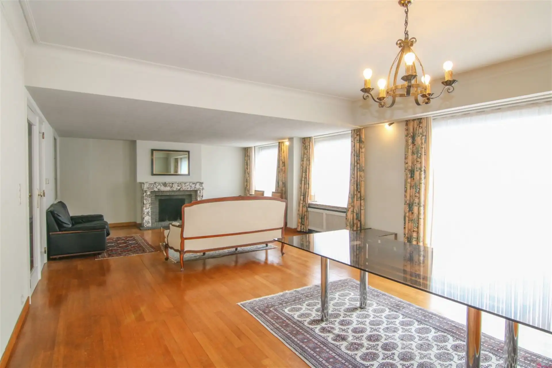 Ruim appartement op een residentiële ligging foto 2