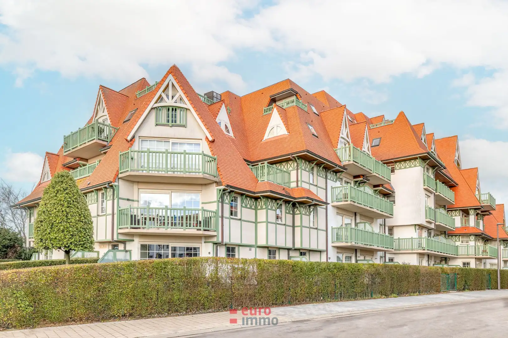 Afgesloten garagebox nabij de havengeul! foto {{pictureIndex}}