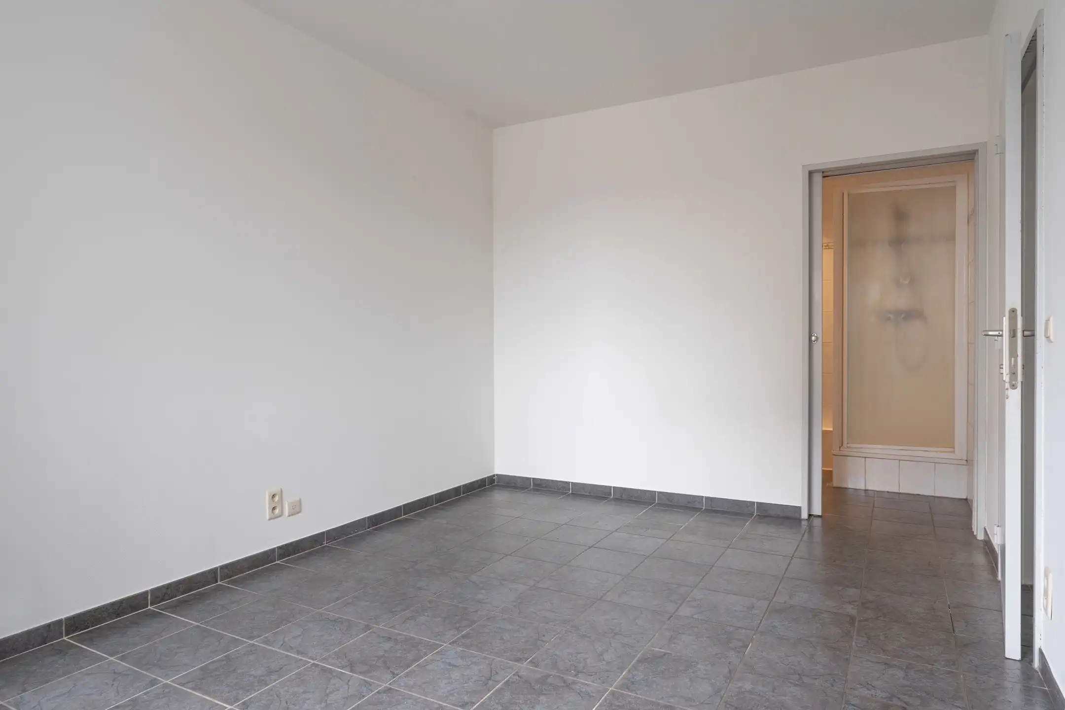 Ruim 3-slaapkamer appartement met terras te Turnhout. foto 5