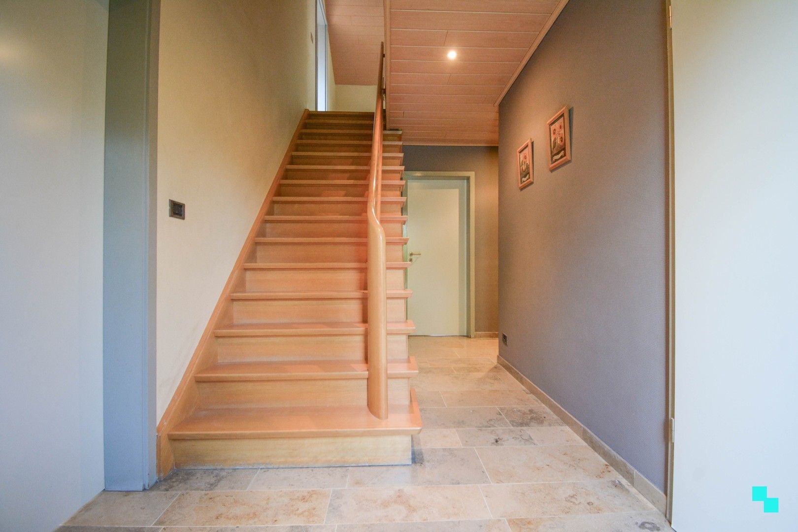 Aantrekkelijk gelegen, alleenstaande woning te Hooglede foto 3