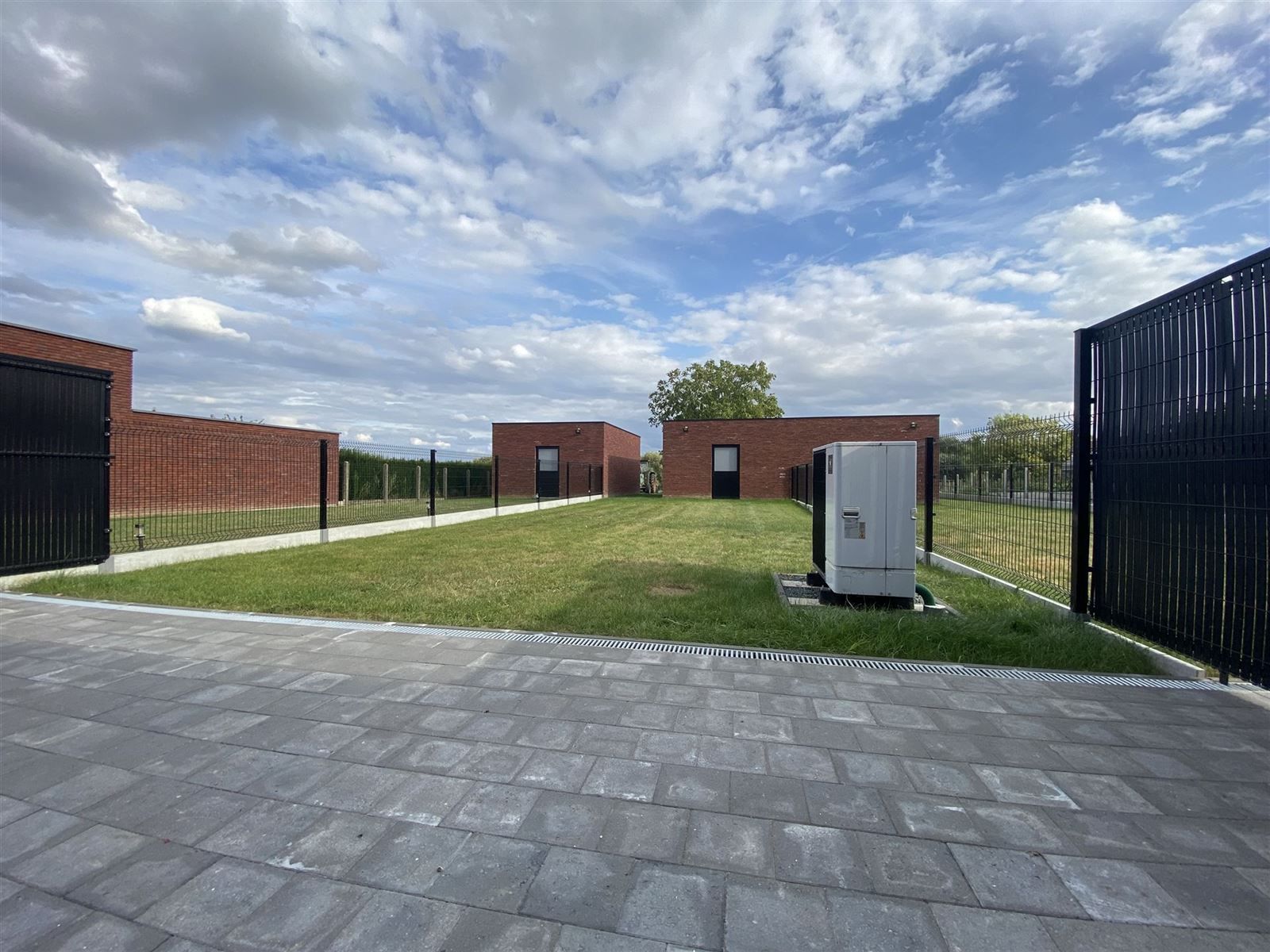Ruime woning met 3 slaapkamers te huur foto 9
