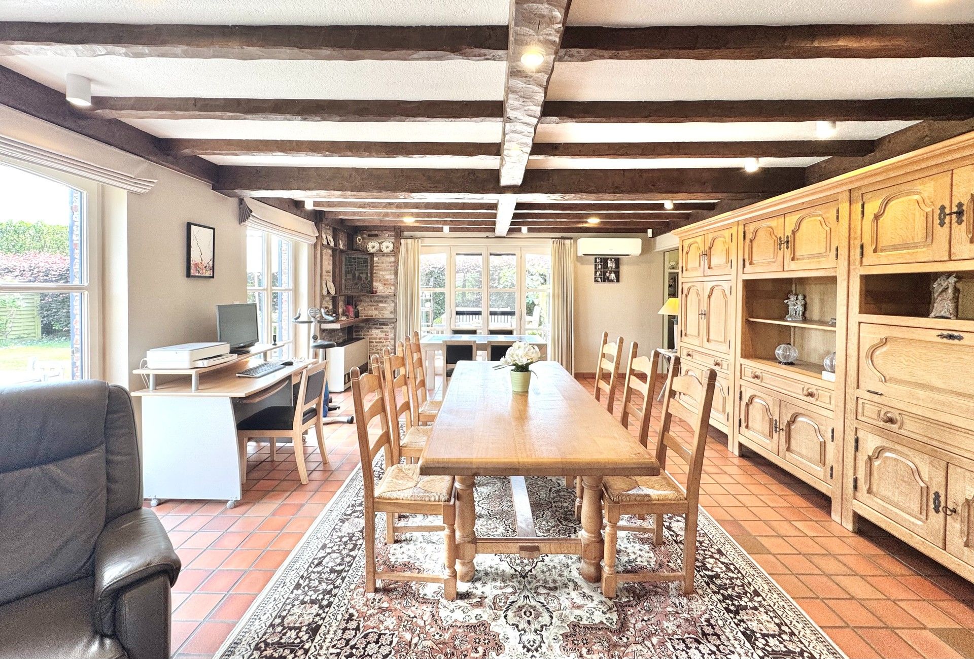 VILLA IN LANDELIJKE STIJL OP 700 M² foto 18