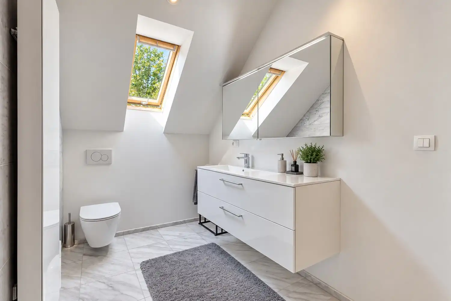 Exclusief gerenoveerd herenhuis met tuin aan de Coupure Rechts te Gent. foto 23