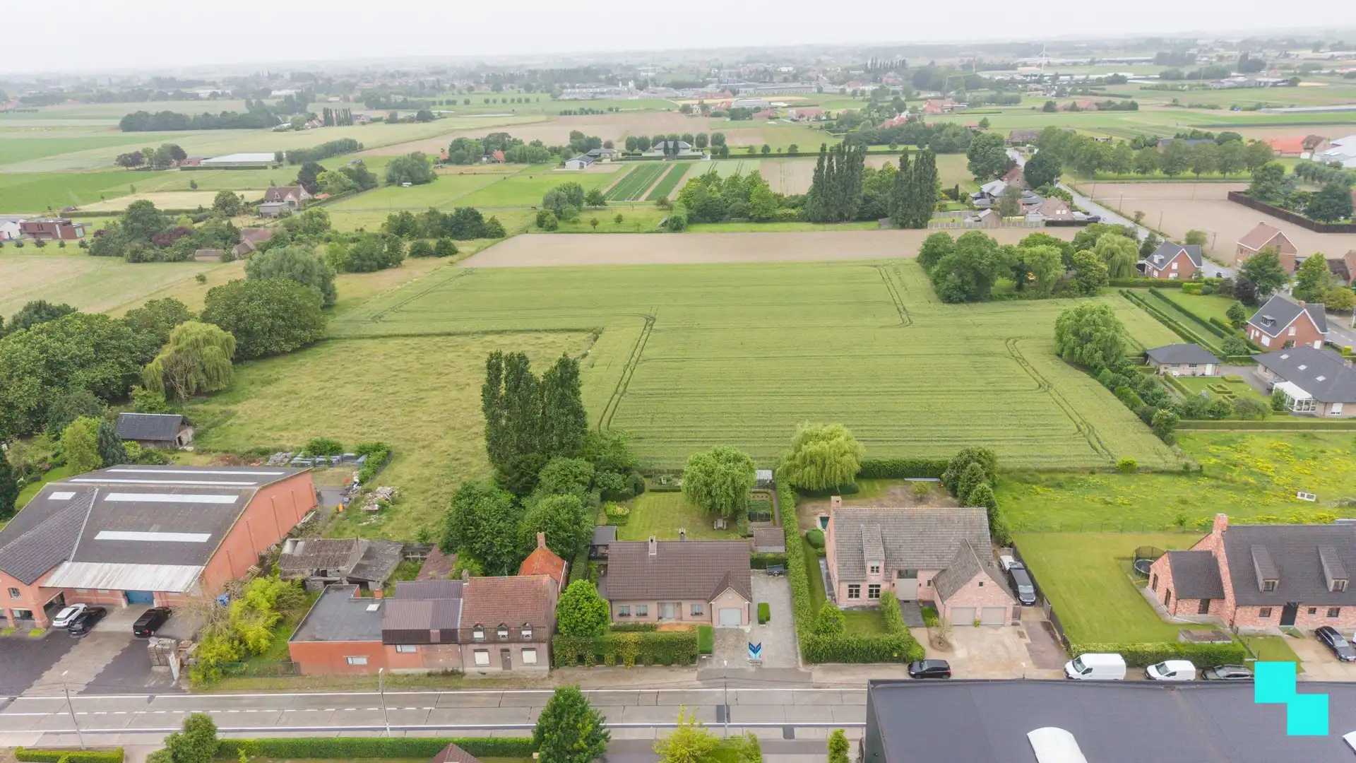 Instapklare villa met 5 slaapkamers en prachtige tuin - Rumbeke foto {{pictureIndex}}