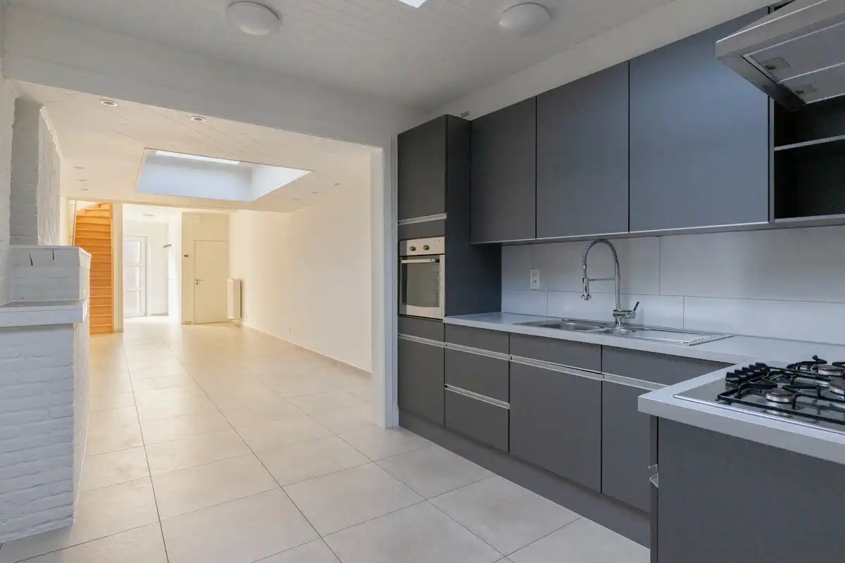 Gerenoveerde woning met 3 slaapkamers! foto 7