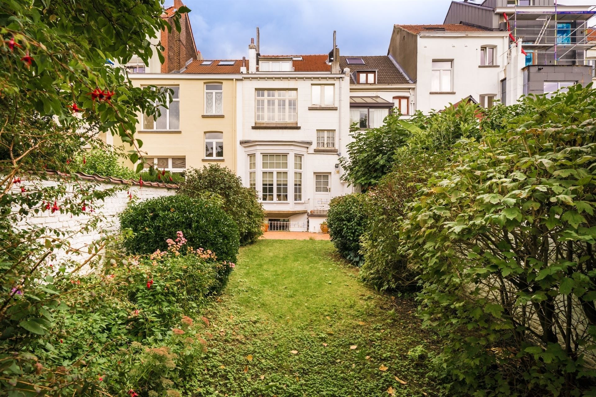 PRACHTIG HERENHUIS MET TUIN IN DE EU WIJK foto 2