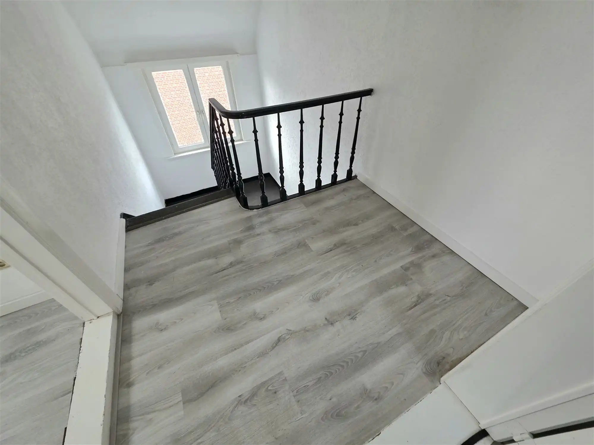 Commercieel pand vlakbij Zeshoek en Station foto 24