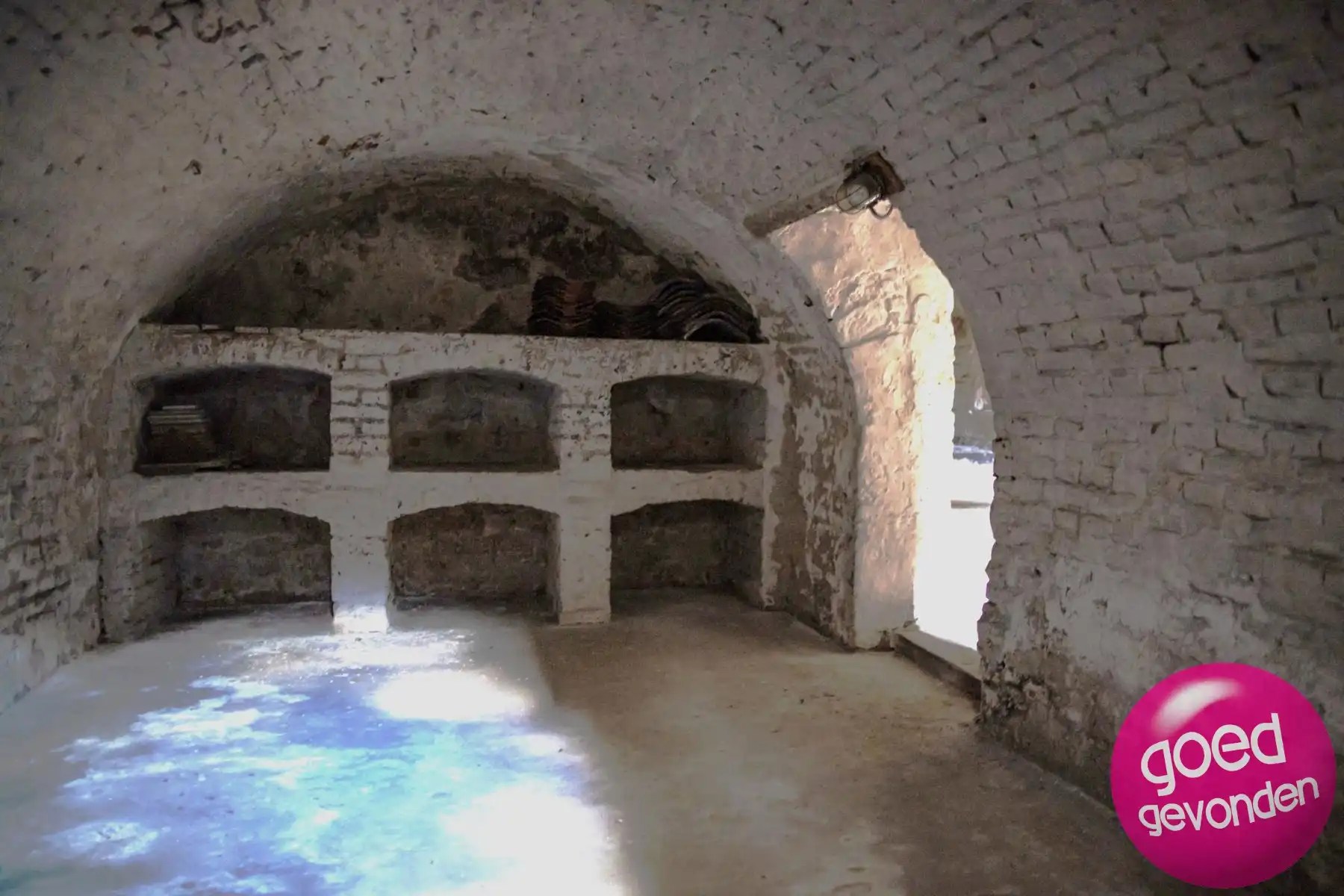 Authentieke begijnenwoning + bouwperceel met 6 garageboxen foto 24